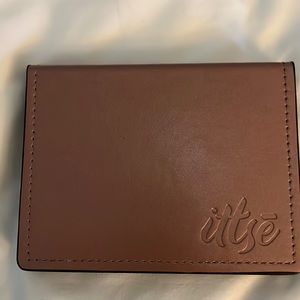 Ittse brand new , never used. Four eyeshadow pallets